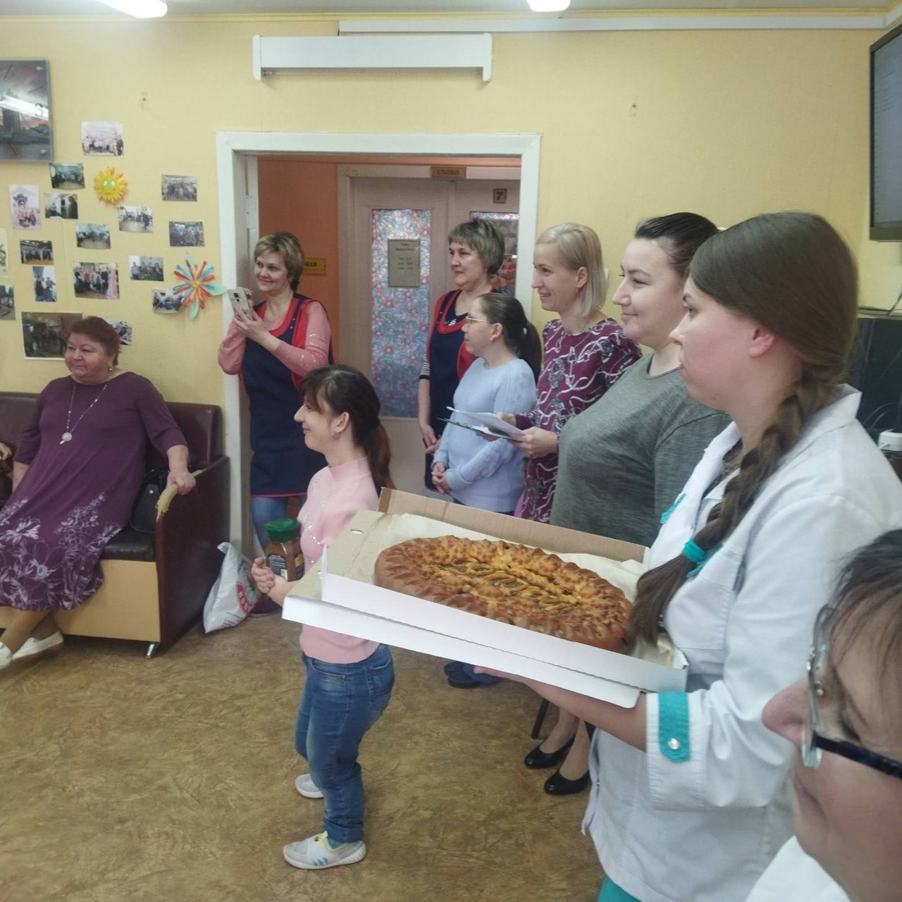 Дарить людям радость