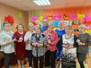 Празднично-развлекательная программа ко Дню матери под названием 