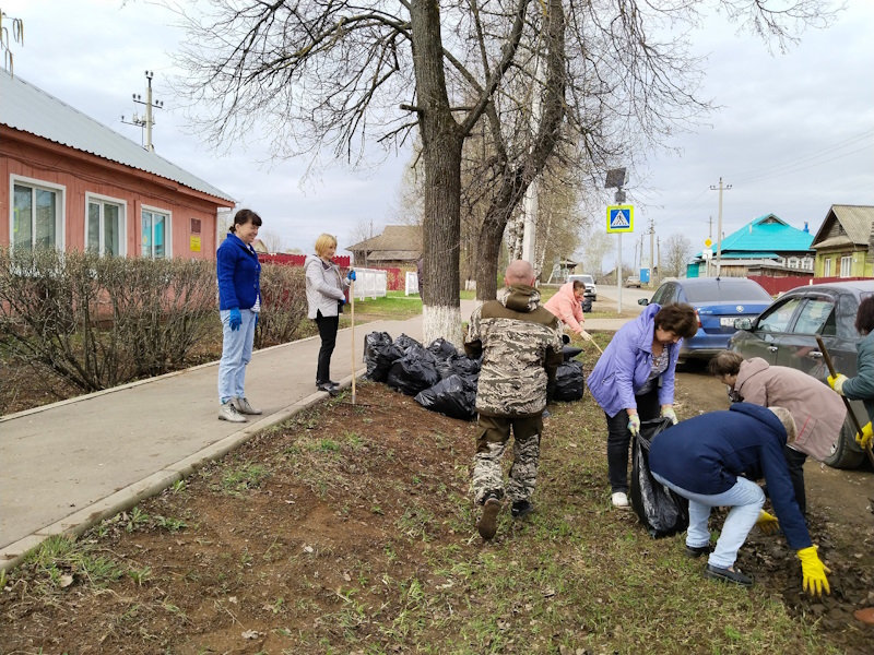 Сотрудники учреждения приняли участие во Всероссийском субботнике.